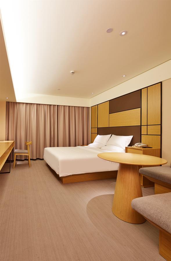 7 Days Inn Shanghai Minhang Dongchuan Road Jiaotong University Exterior photo